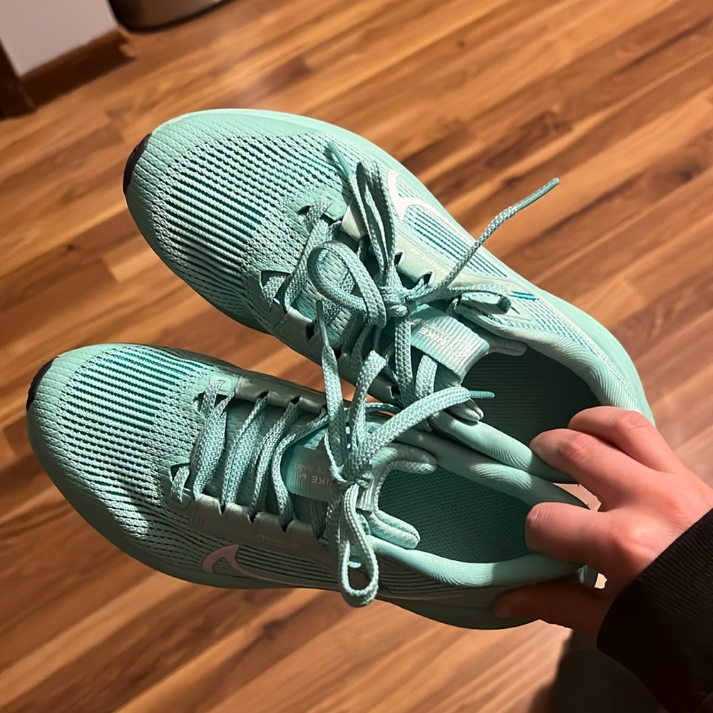 Nike Pegasus 40s (4Y/5.5W)